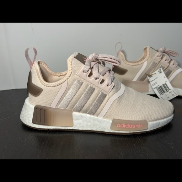 Adidas NMD R1 W Running Shoes Wonder Quartz/Earth Strata/Super Pop Womans 7.5
